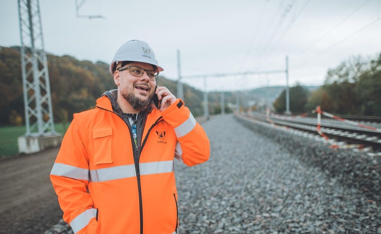 R 300.12 Travaux sur et aux abords des voies